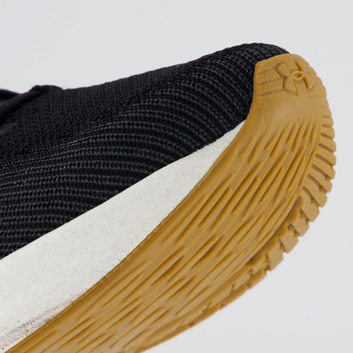 Tênis Under Armour Charged Hit - Preto
