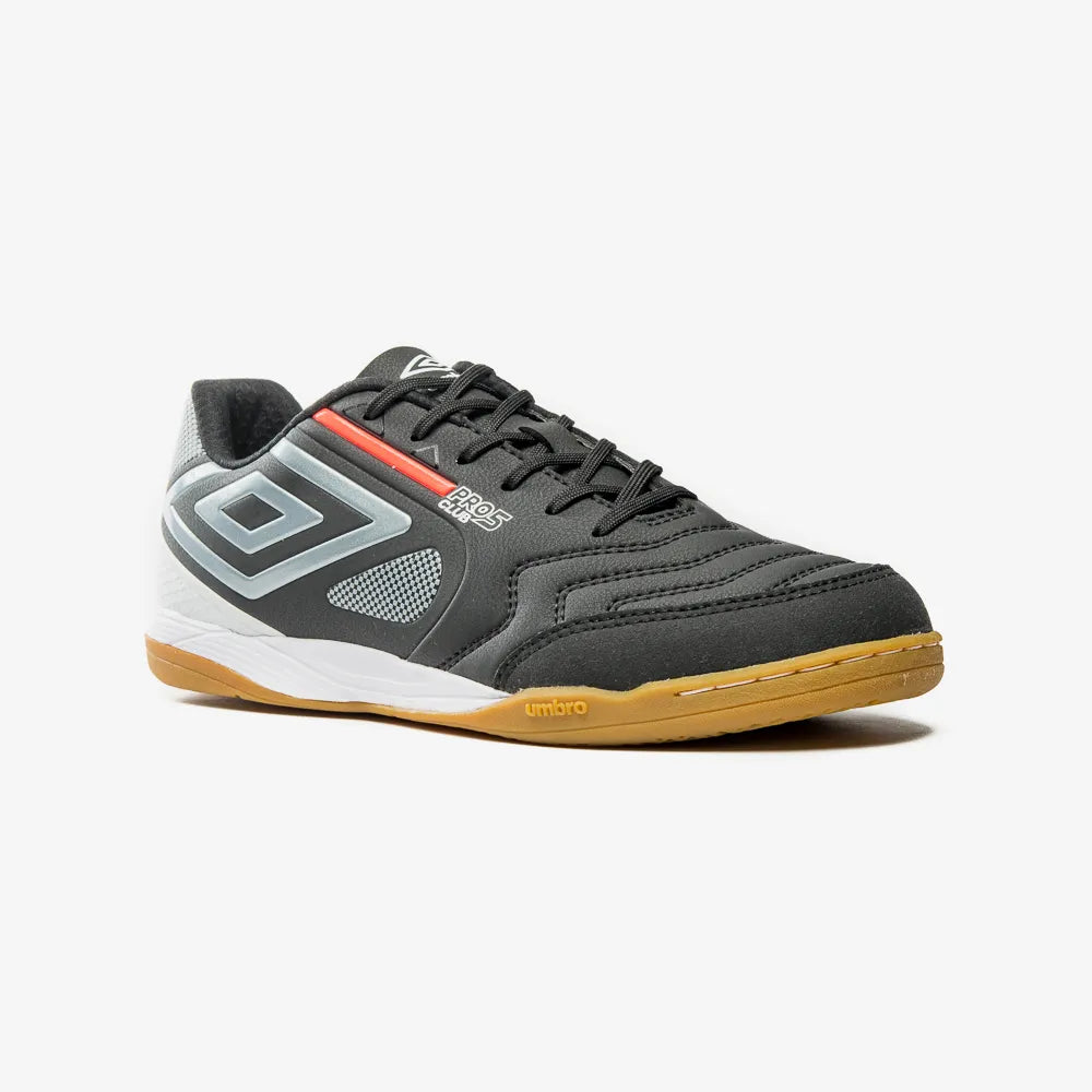 Chuteira Futsal Umbro Pro 5 Bump Club - Preto / Prata
