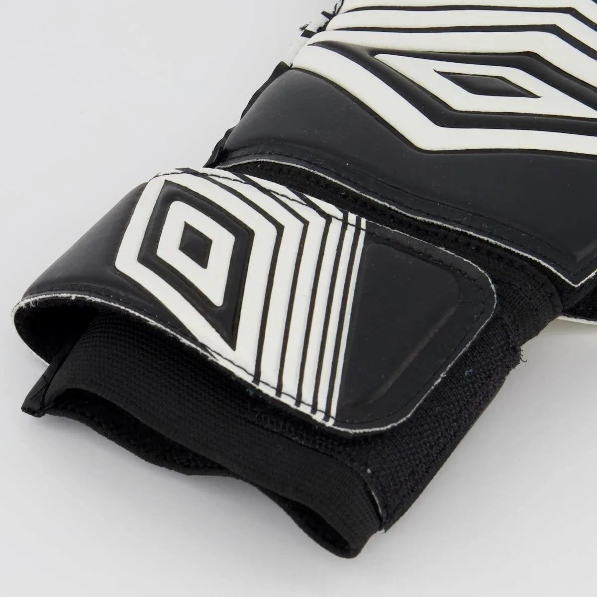 Luva Unissex Umbro Goleiro Gk Oficial - PRETO